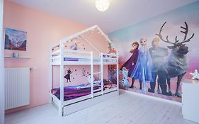 Air-Conditioned Apartment, Walking Distance To Disney - Disney Magical Homes, Paris